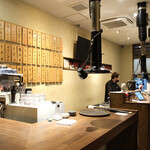 三軒茶屋 焼肉さかもと - カウンター席