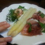 ビストロ バキュース - ２０１３・５月　アスパラと嫁の豚足