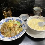 栄信軒 - 炒麺750円、栗米湯(コーンスープ)400円、紹興酒(一合)640円