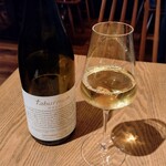 sio - やわらかな飲み心地の白、飲み応えもありとても美味しい☆ 初めてのグラスも密かに嬉しい気持ち(*^^*)♡