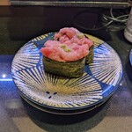 回し寿司 活 活美登利 - マグロ軍艦