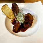 八幡麻婆 雅 - 根菜入りの黒酢酢豚