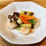 八幡麻婆 雅 - エビとお野菜の塩炒め