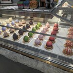 LOUANGE TOKYO Le Musee - ショーケースのケーキたち