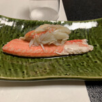 鮨よし - でたーズワイガニ  味ついてるのでそのまま召し上がってくださいって   ほんのり出し汁の味がします  プリプリ