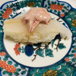 鮨よし - カワハギ  肝がいつもよりデカいﾃﾞﾀ━(ﾟ∀ﾟ)━!