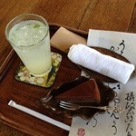 木酢スカッシュ　　ケーキセット（チョコレートケーキ）