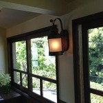 真古館 - 明るく清潔な店内