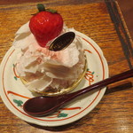 鳥茂 - (パティシエがご主人の友達の)”テオブロマ”の苺とホワイトチョコのモンブラン（笑）