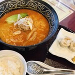 Tsukuba Toukyuu Gorufu Kurabu Resutoran - 坦々麺➰焼売➰ライス