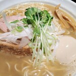 らーめん剣豪 - 味玉濃厚鶏醤油ら〜めん大盛り