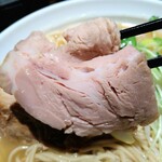 Ramen Kengou - 味玉濃厚鶏醤油ら〜めん大盛りの鶏チャーシュー
