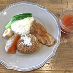 カフェアンドフード ボン ヴィヴァント - 道産豚肉と大根のルーローファン