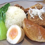 カフェアンドフード ボン ヴィヴァント - 道産豚肉と大根のルーローファン