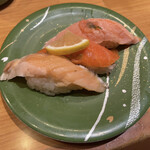 Himawari Zushi - ◇鮭3種盛り　200円税込