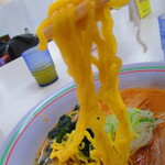 札幌医大食堂 - ラーメンセット　６３０円（税込）の味噌ラーメンの麺のアップ【２０２２年１２月】