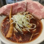 くそオヤジ最後のひとふり - はまぐりラーメン　1090円　パッと見、はまぐりは少なく感じるが、、、