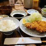 水塩土菜 - かつ定食ロース2447円