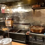 とんかつ けい太 - 調理中( ´ ▽ ` )