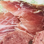 腸詰屋 - ローシンケン・モモ生ハム