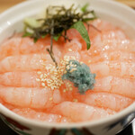 Sushi Iwa - この贅沢極まりない折り重なり方！