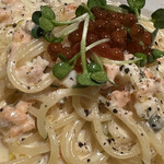 OSOUZAI MITSUAMI - サーモンと海老ディルのクリームスパゲティ 1,600円。