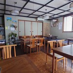 さかい食堂 - 店内、暗い