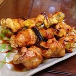 菊仙 - 鳥ねぎま・タレ（串焼き）：120円（1本）