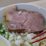 煮干しラーメン ゼクウ - 厚みもホロホロさも抜群！旨旨チャーシュー♪
