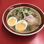 中華そば とんちんたん - げんこつ背脂ラーメン　ゆで卵マシマシ、背脂マシ