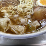 大勝軒 - 透明感のあるスープ　喉越しの良いワンタン