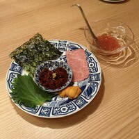 肉亭ふたご iki 本郷三丁目店 - 太田牛ウニイクラ大葉巻き