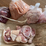 宮川食鳥鶏卵 - 上モツ切身(レバ・すなぎも)＋特選たたき(ひき肉に卵を入れて叩いたもの)＋かわ＋ササミ(すじなし)＋骨付きももブツ切り