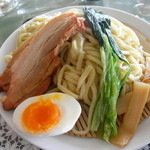 Yashima Kantorikurabu Resutoran - つけ麺　