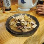 卓 - イカゲソバターその１