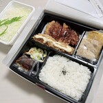 かつアンドかつ - 牡蠣フライ(2個)とロースかつ弁当