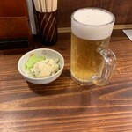大衆食堂 さんさん亭 - 生ビール、ポテトサラダ