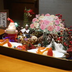 日本料理 幸庵 - お誕生日バージョンの豪華な飾り付け