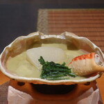 日本料理 幸庵 - ズワイガニの爪、淀大根、春菊の蟹味噌仕立てアップ