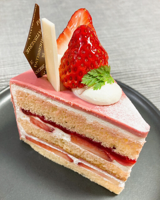 Patisserie FRONTIER - Izumi Tottori/Cake | Tabelog