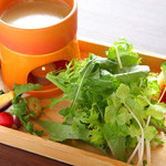 Kushiyakibaruizawa - 秦野・平塚野菜のバーニャカウダ。珍しい野菜や彩りのキレイな野菜の多い平塚や秦野の地野菜を使用