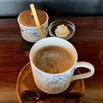 名曲喫茶 柳月堂 - ウインナーコーヒー ¥800