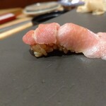 鮨 青海 - 大トロ。