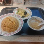 Gyouza No Oushou - キムチ炒飯（並盛）、肉と玉子の炒り付け（ジャスト）