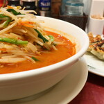 日高屋 - 秘伝の辛味噌ラーメン＆餃子