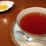 サクラ - 紅茶は匂いもよい、ストレートがよいかな