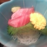 新鮮家 - まぐろの刺身は２切れ
