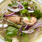 さいとう食堂 - 【海鮮フォー】魚介のお出汁がおいしい。別容器のサテで味変もおいしい。