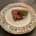 レストラン ラフィナージュ - デセール①・りんごのタルトフィンとヴァニラアイス