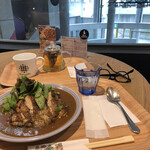 Cafe&Arts Keyaki No Mori - グリルドチキンカレー　900円　スープカレーっぽいです